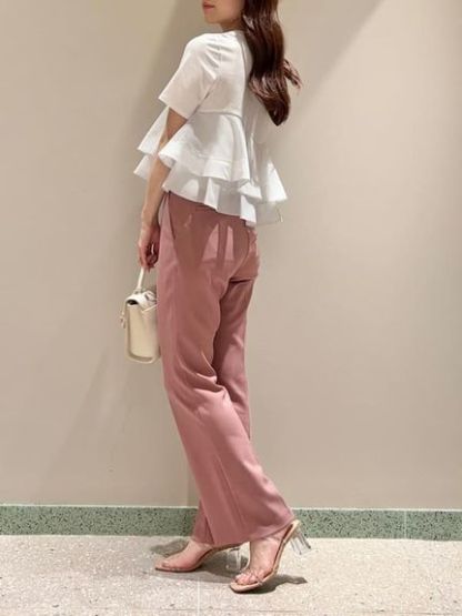 美脚ストレッチパンツ