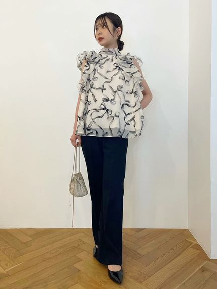 美脚ストレッチパンツ