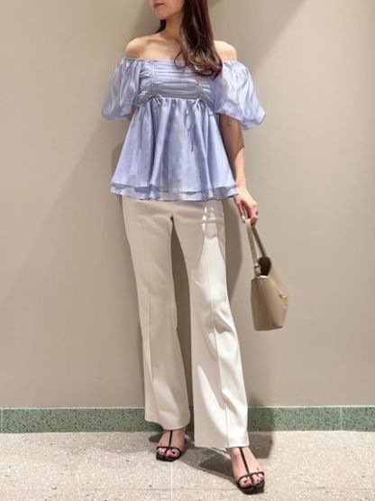美脚ストレッチパンツ