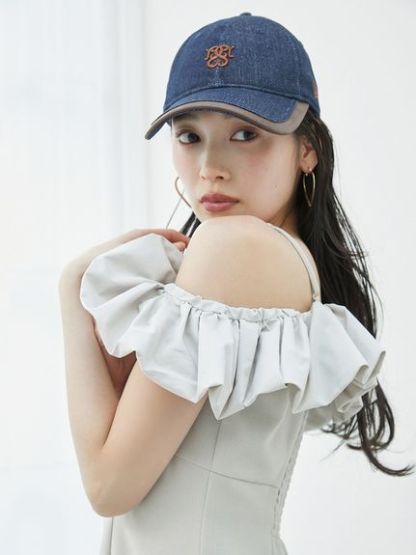 【SNIDEL|NEW ERA®】コラボエンブレムキャップ