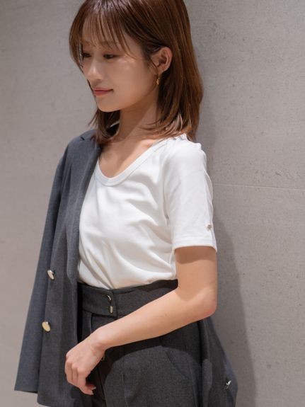 UネックTシャツ