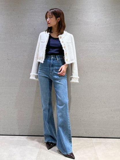 UネックTシャツ