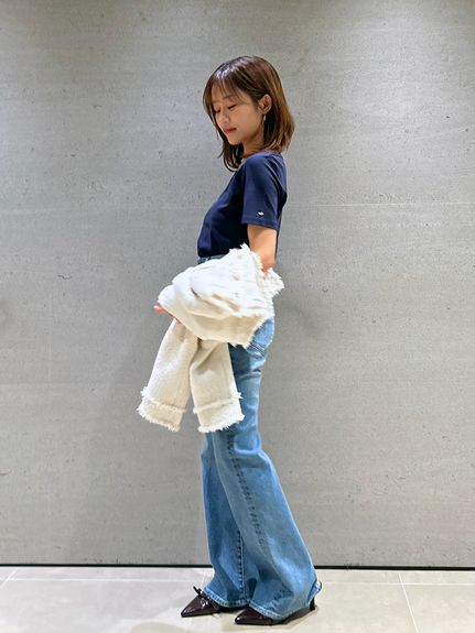 UネックTシャツ