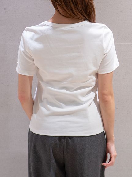 UネックTシャツ