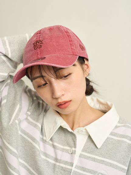 【SNIDEL|NEW ERA®】コラボエンブレムキャップ