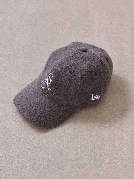 【SNIDEL|NEW ERA®】エンブレムキャップ