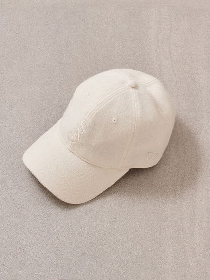 【SNIDEL|NEW ERA®】エンブレムキャップ