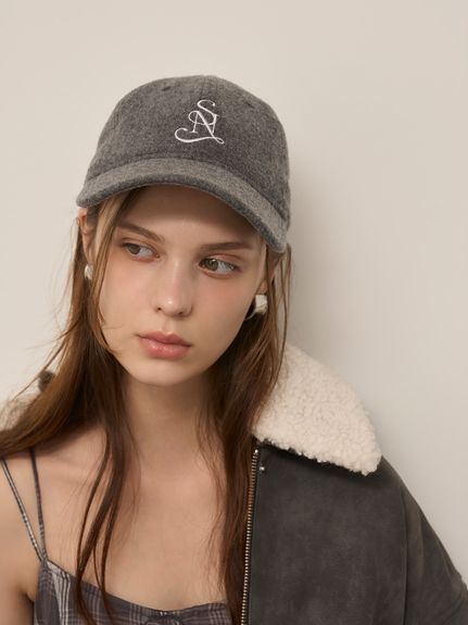 【SNIDEL|NEW ERA®】エンブレムキャップ