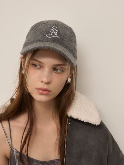 【SNIDEL|NEW ERA®】エンブレムキャップ