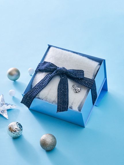 【ラッピング済】【WEB限定】【セット商品】HOLIDAYギフト ブローチ付マフラー