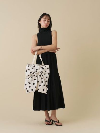 バックオープンデザインロングニットワンピース
