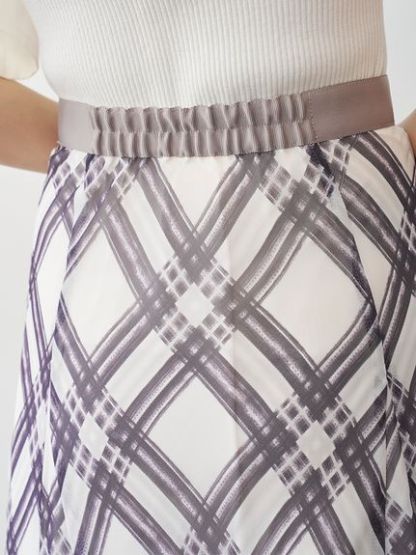シフォンチェックイレヘムスカート