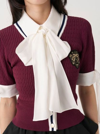 シャツカラーエンブレムニットプルオーバー