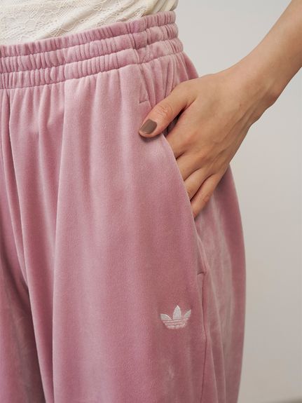 【adidas Originals】ESS VELOUR PANT /エッセンシャルズ ベロアパンツ