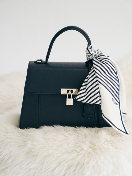 スカーフパッドロックバッグ