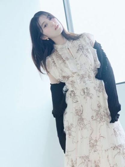 【販路限定サイズあり】レーストリムプリントプリーツワンピース