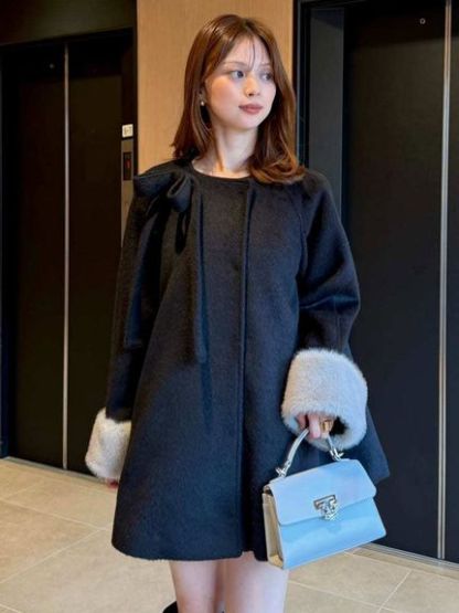 【WEB限定】ファー付きリボンブローチコート