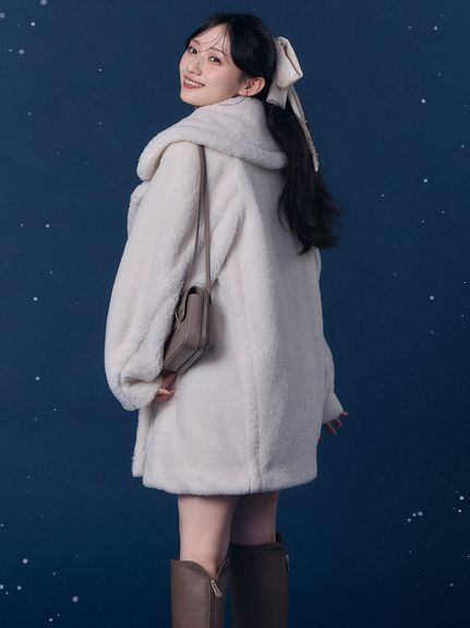 ブローチアクセントミドルボアコート