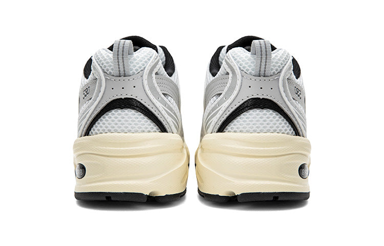 New Balance 530 ホワイト／メタリックシルバー／ブラック（MR530TA） 商品画像 4