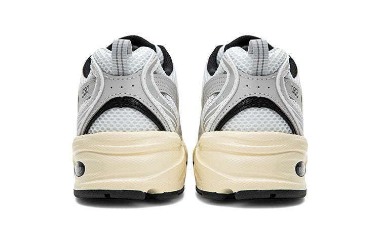 New Balance 530 ホワイト／メタリックシルバー／ブラック（MR530TA） 商品画像 4