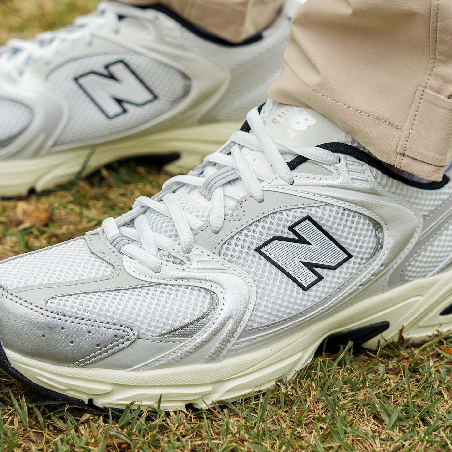 New Balance 530 ホワイト／メタリックシルバー／ブラック（MR530TA） 商品画像 7