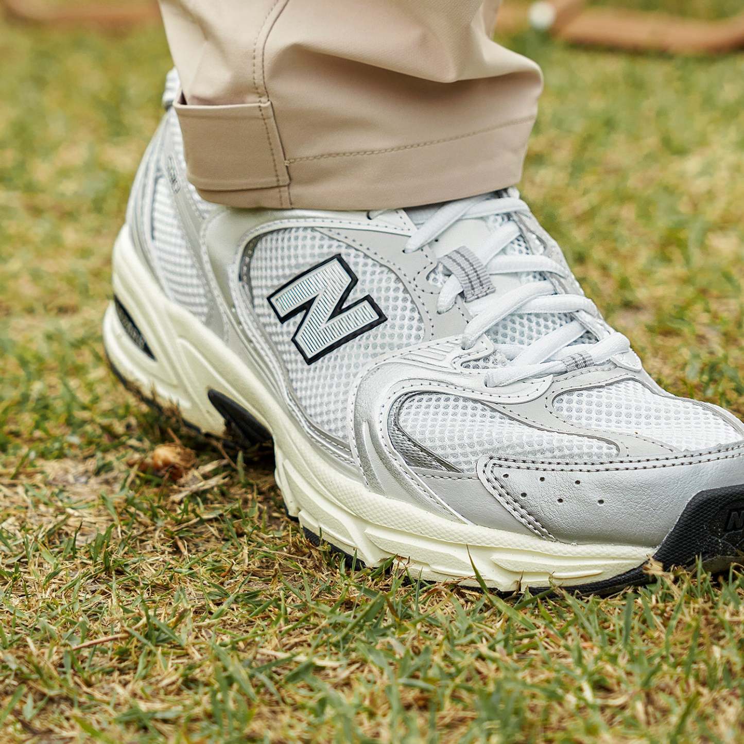 New Balance 530 ホワイト／メタリックシルバー／ブラック（MR530TA） 商品画像 9