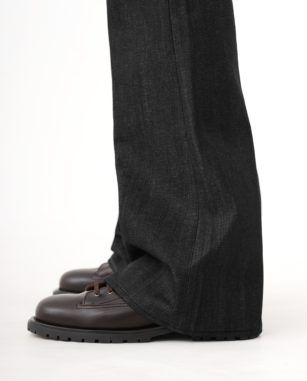 MENES Okayama Raw Selvedge Slim Bootcut Jeans - Black