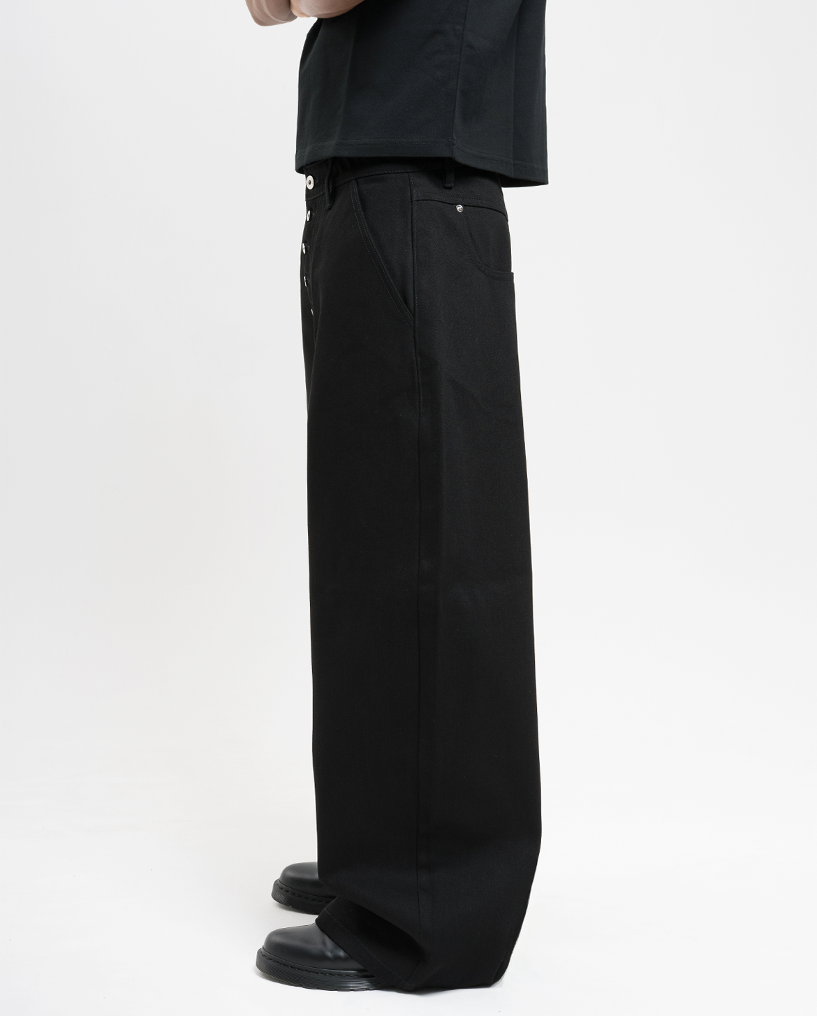 MENES Janome Raw Loose Fit Jeans - Black/Black