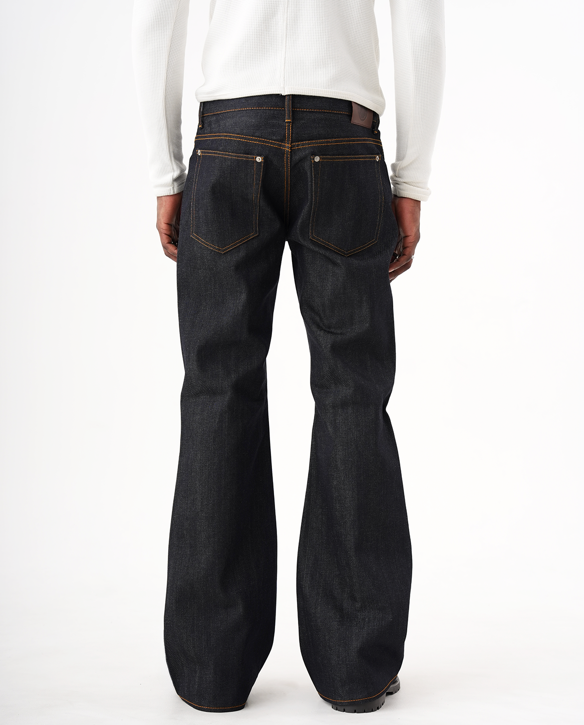 MENES Okayama Raw Selvedge Slim Bootcut Jeans - Indigo