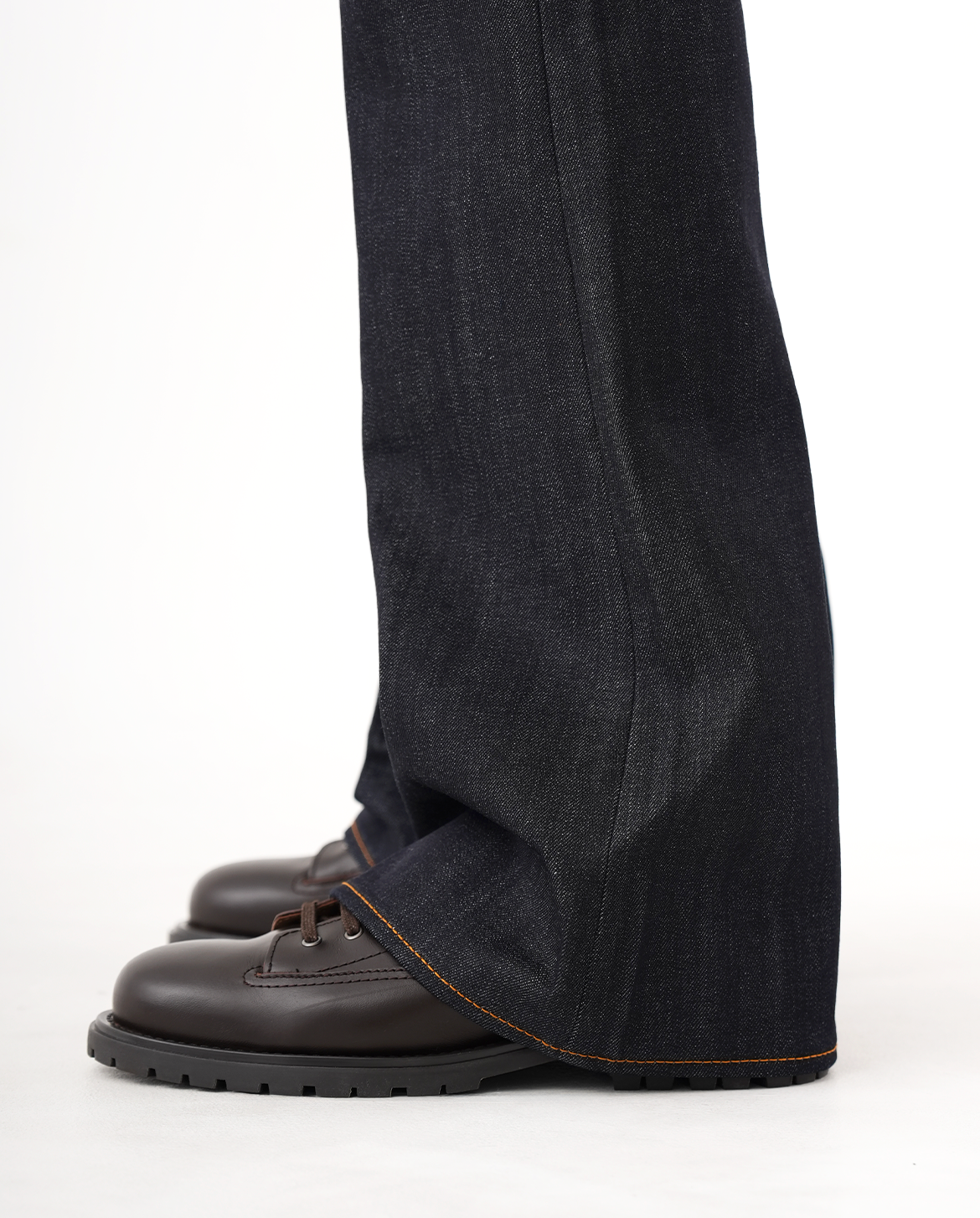 MENES Okayama Raw Selvedge Slim Bootcut Jeans - Indigo