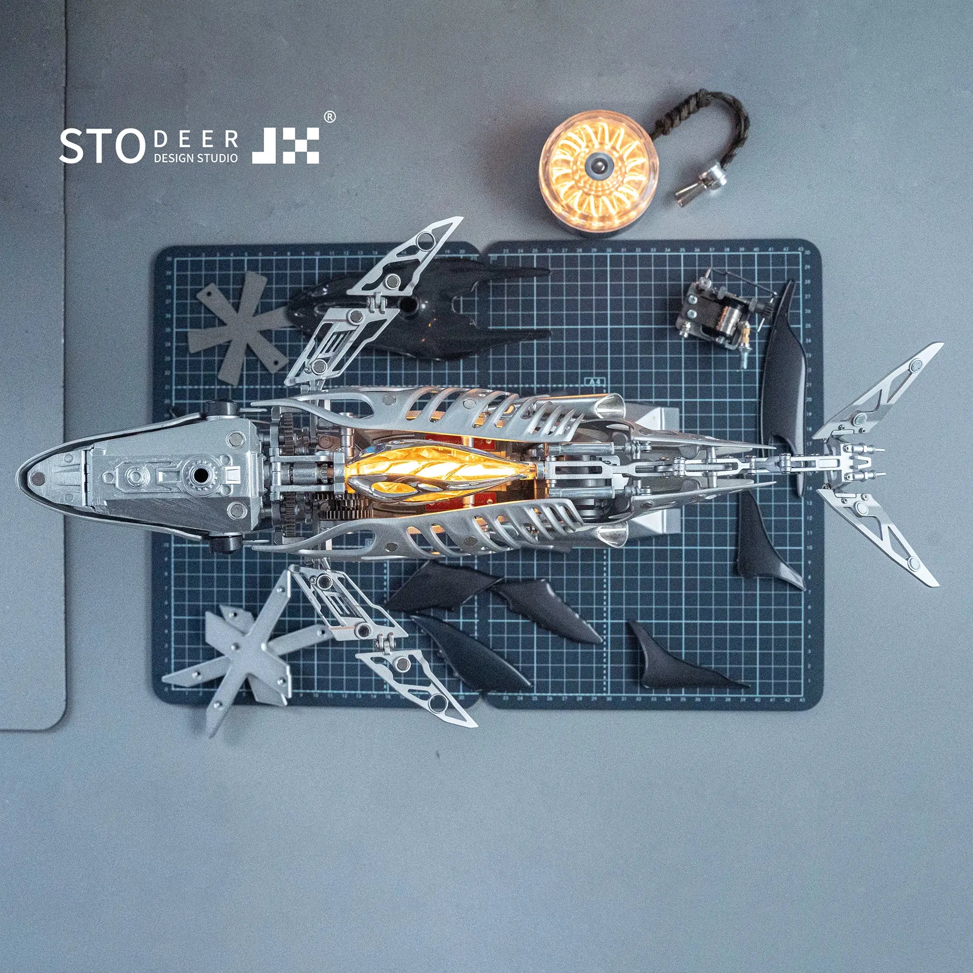 Stodeer Mechanical Metal Humpback Whale Model - Ships within 24 hours