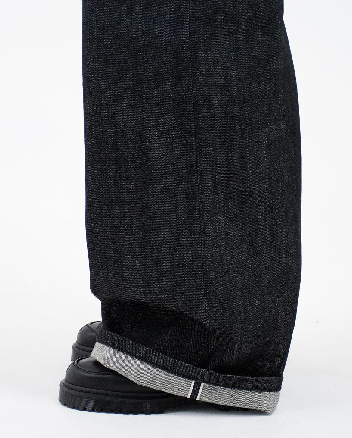 MENES Okayama Raw Selvedge Baggy Jeans - Black