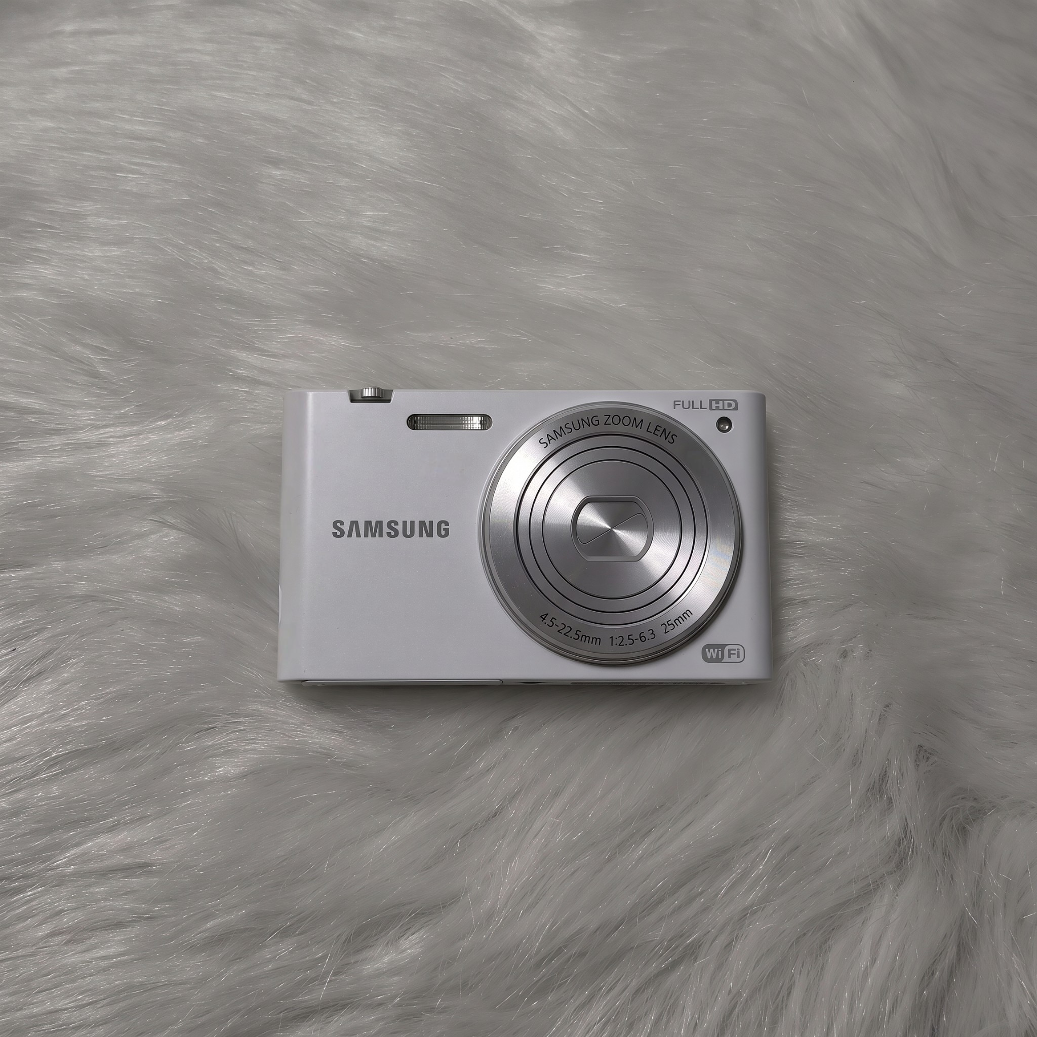 Samsung MV900f Cream White – COLLECTOR'S PICK ✮ Like-new condition