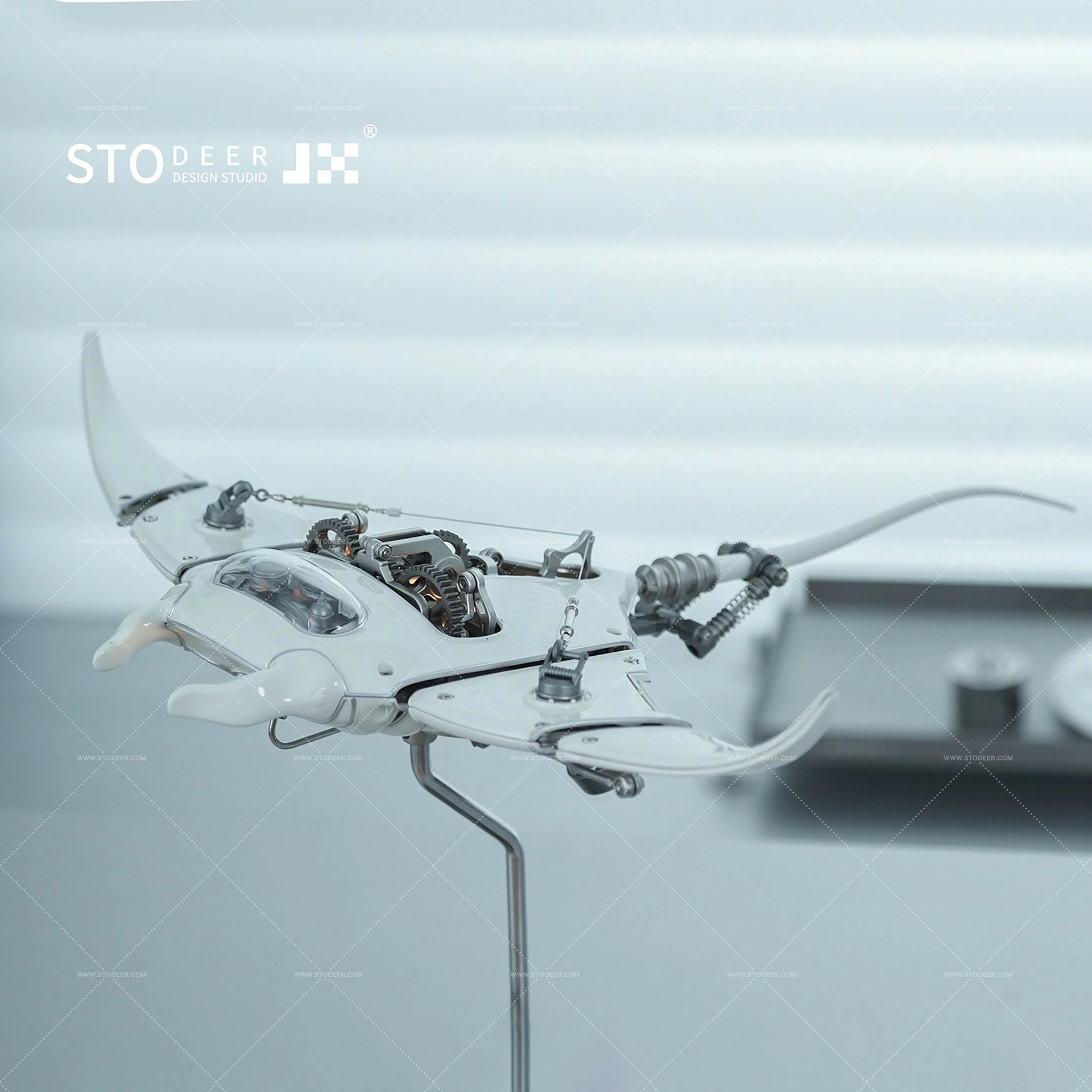 Stodeer Innovative Mechanical Metal Manta Ray Model - Ships within 24 hours