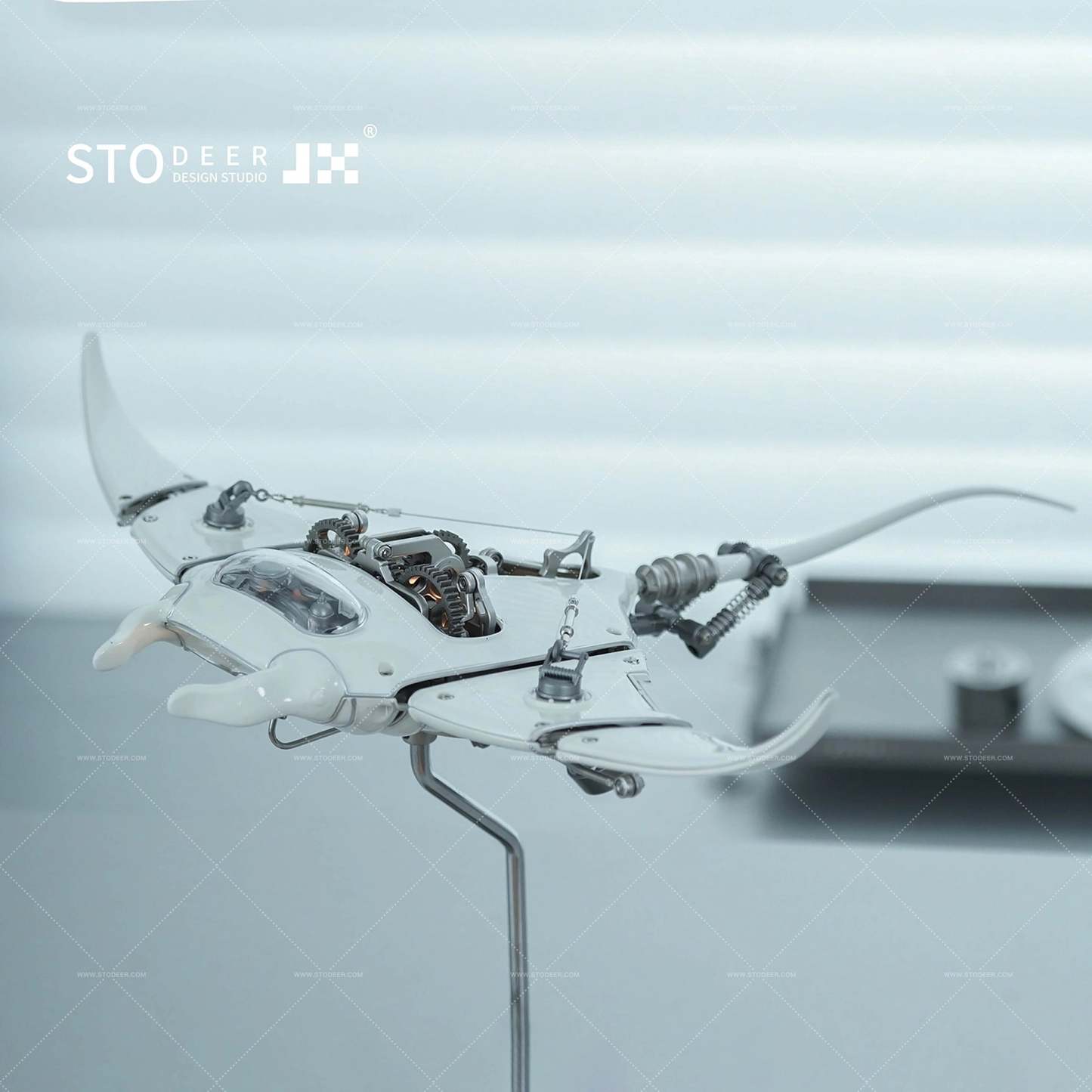 Stodeer Innovative Mechanical Metal Manta Ray Model - Ships within 24 hours