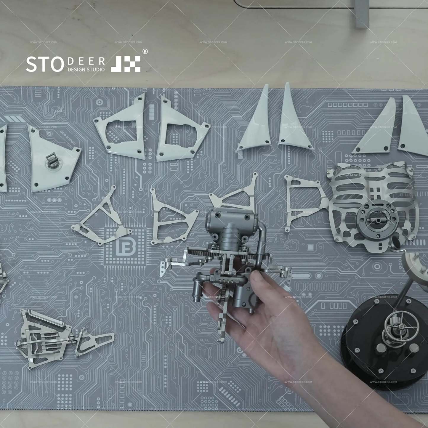 Stodeer Innovative Mechanical Metal Manta Ray Model - Ships within 24 hours