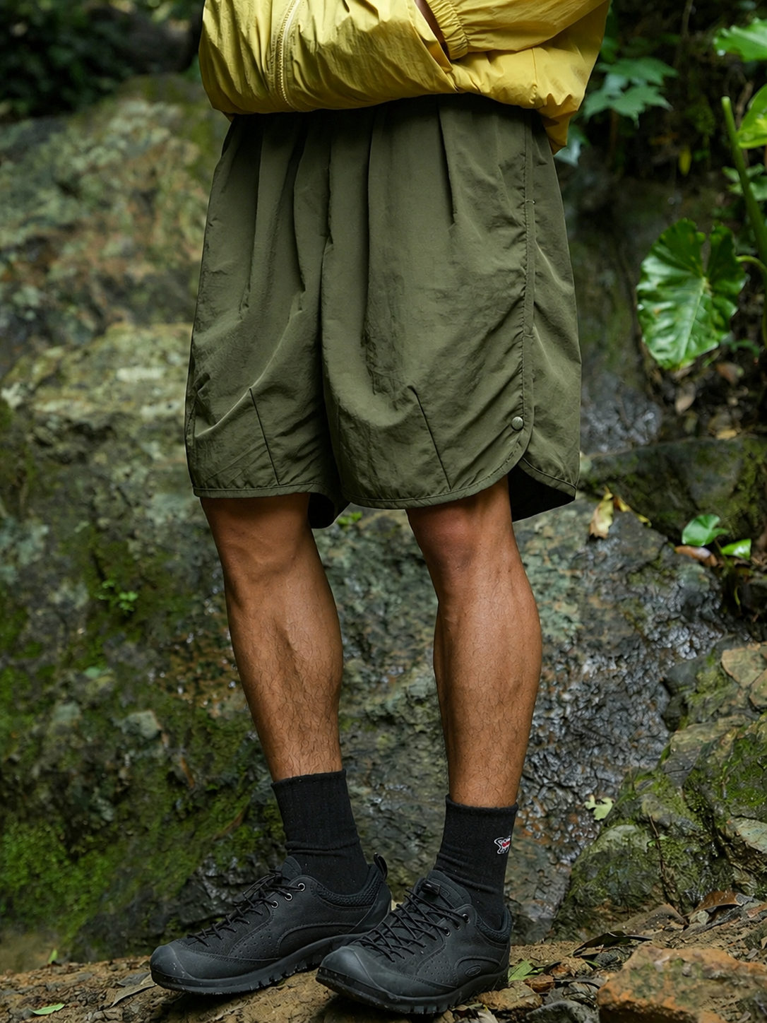 Men's Outdoor Quick-Dry Drawstring Shorts (with Button Detail)