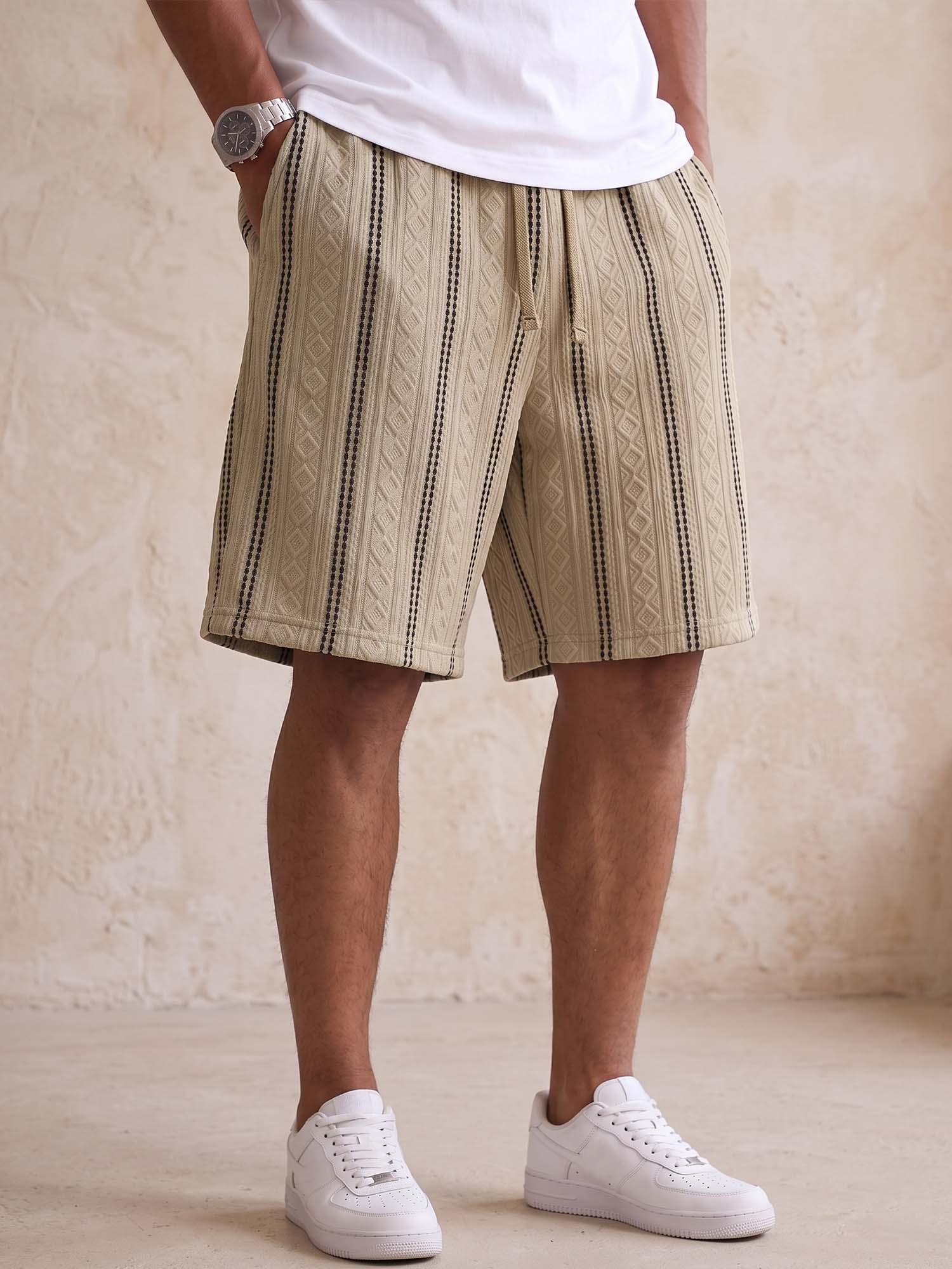 Vertical Striped Diamond Jacquard Textured Shorts