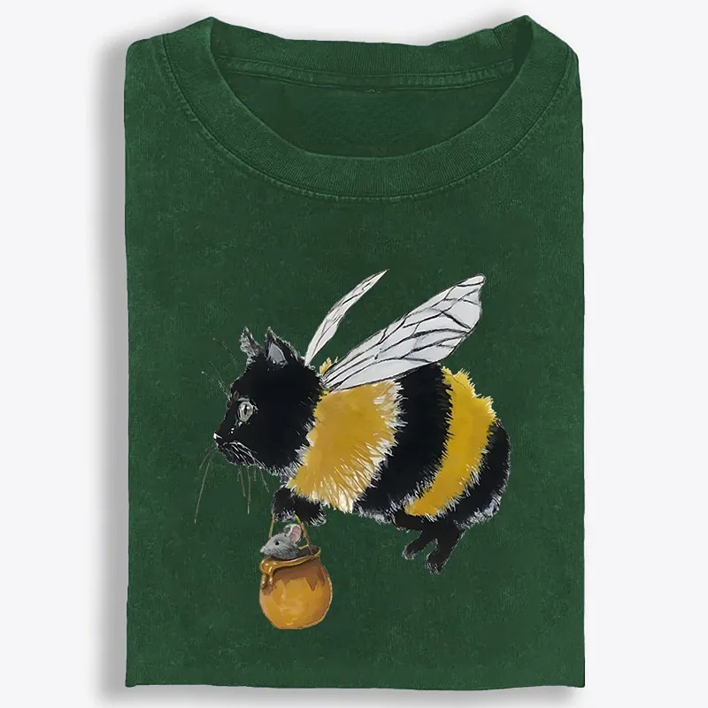 Bee Cat Catching Mouse Retro Washed T-Shirt | 100% Cotton | Streetwear Essential