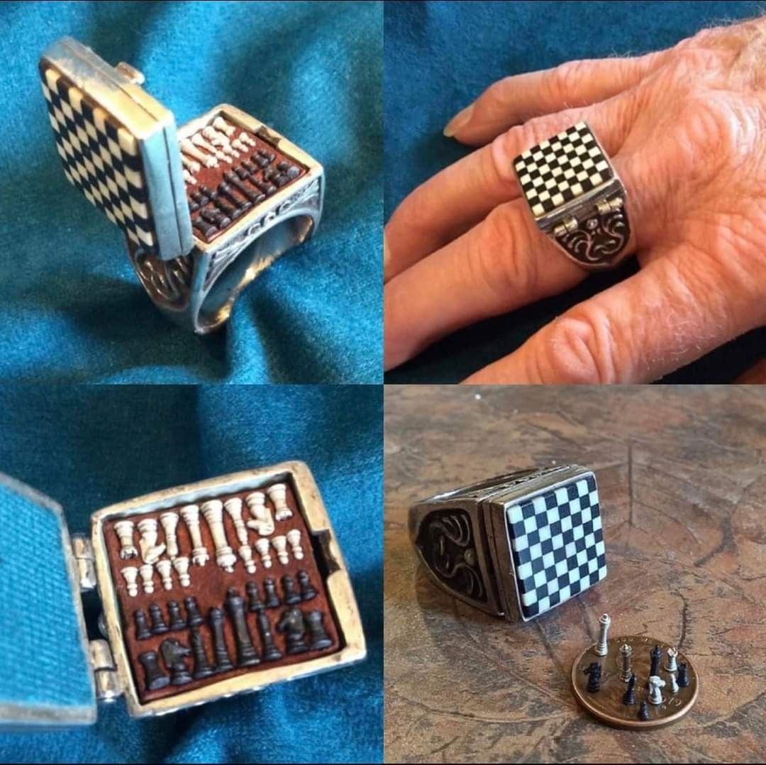 Creative chess-themed openable retro ring