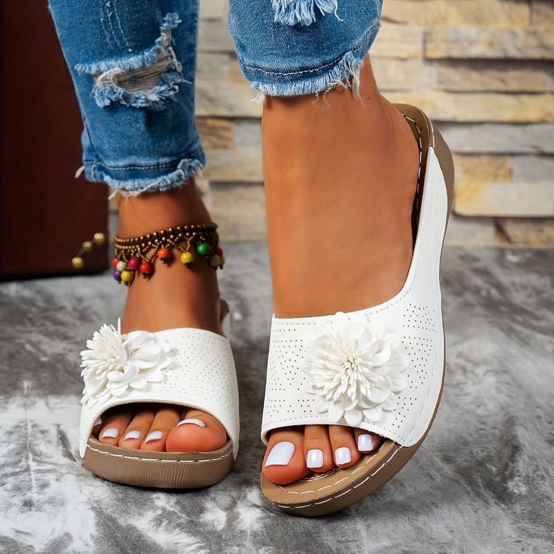 Elegant Floral Sandals with Soft Arch Support