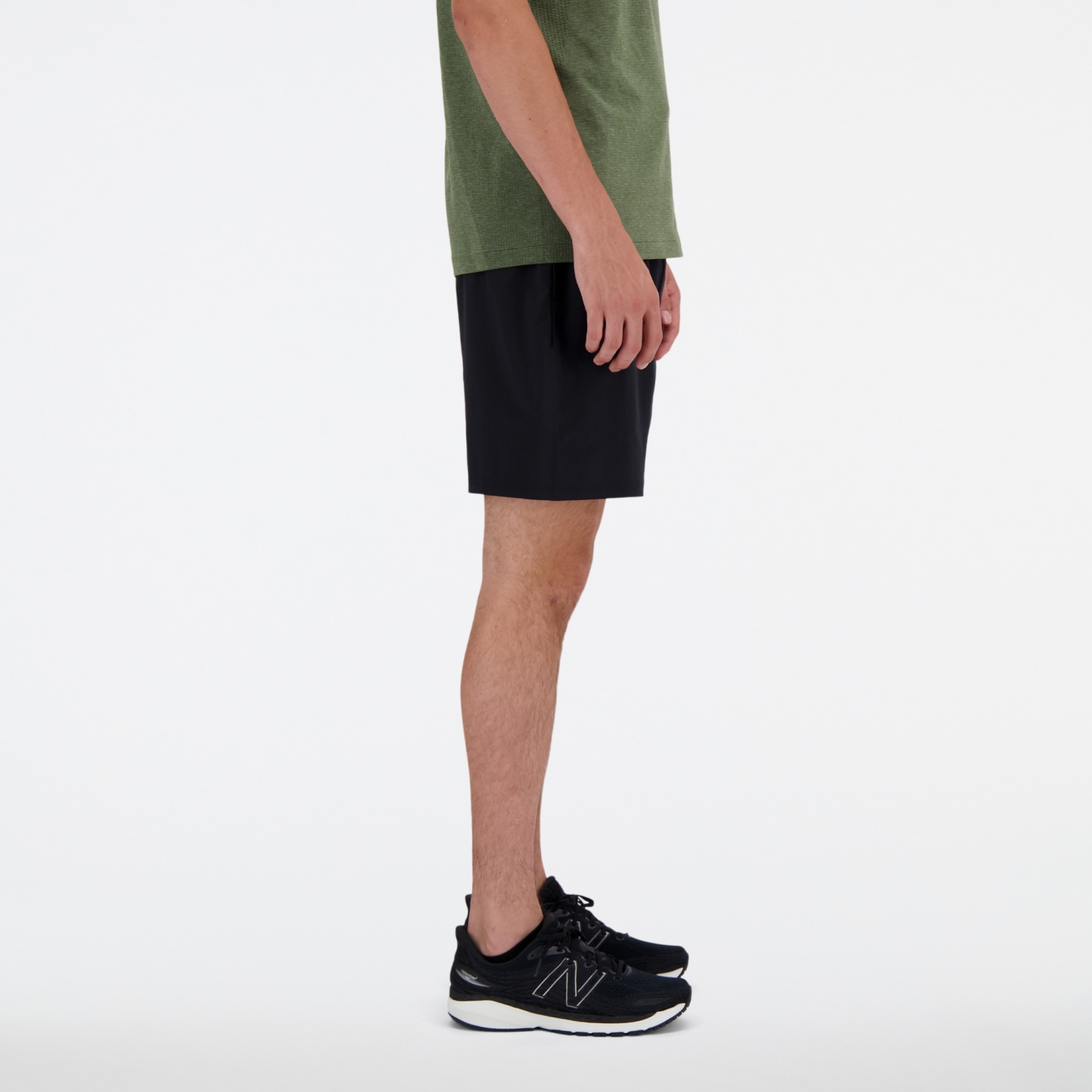 Sebastian is wearing size M and is 6'2"/188cm. Chest: 38.75"/98.4cm, Waist: 32"/81.3cm, Hips: 39"/99cm
