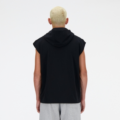 Sebastian is wearing size M and is 6'2";188cm. Chest: 38.75";98.4cm, Waist: 32";81.3cm, Hips: 39";99cm