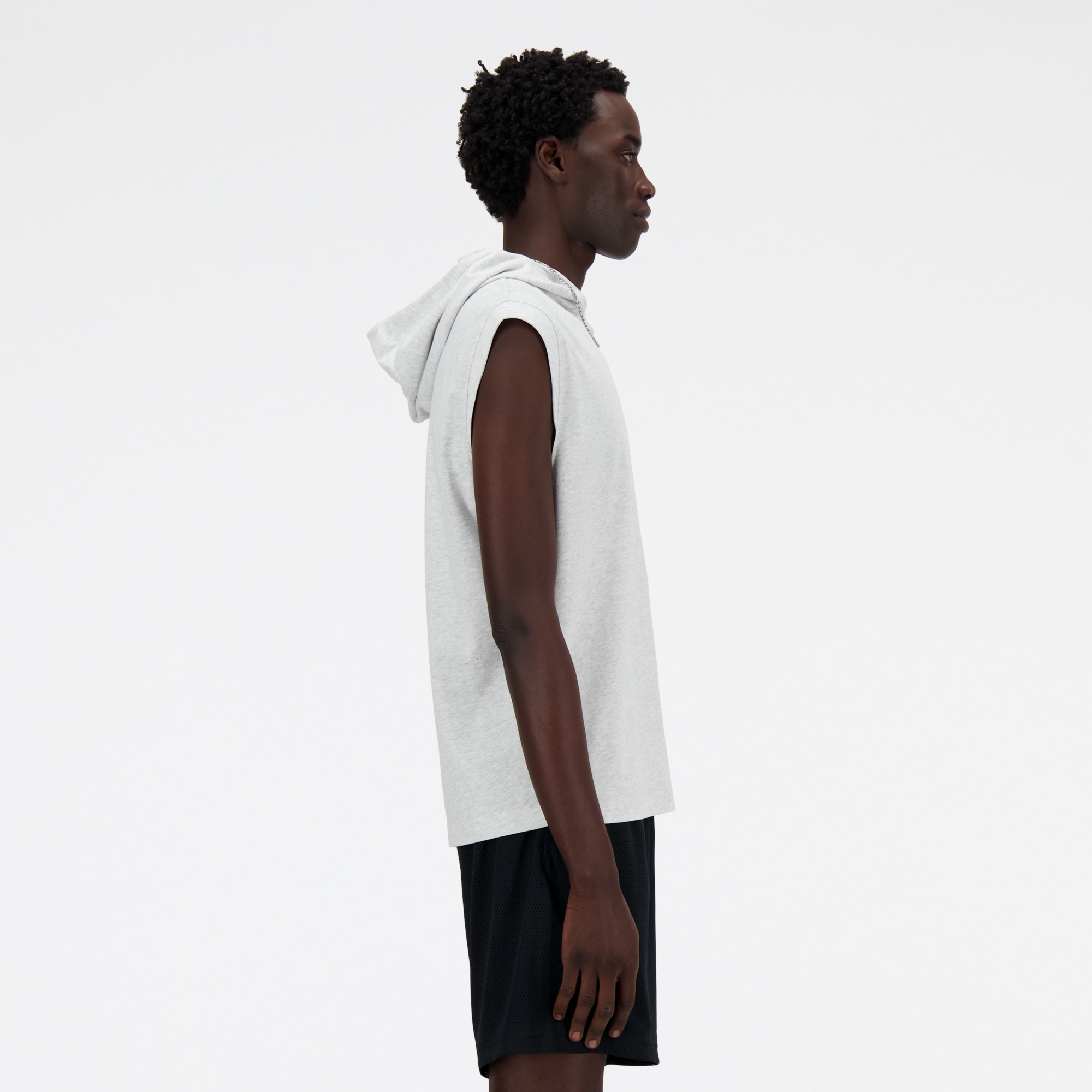 Mohamed is wearing size M and is 6'3"/190.5cm. Chest: 36.5"/92.7cm, Waist: 26.5"/67.3cm, Hips: 38.5"/97.8cm