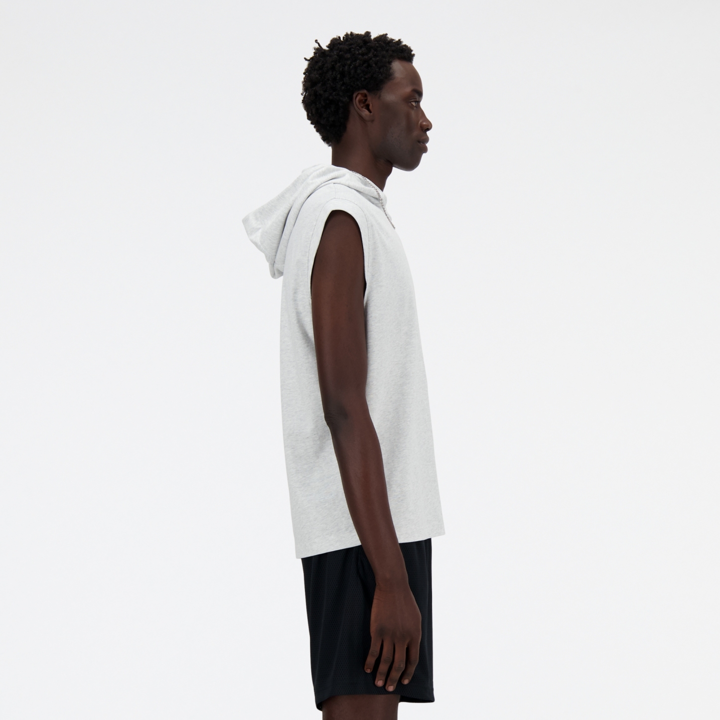 Mohamed is wearing size M and is 6'3"/190.5cm. Chest: 36.5"/92.7cm, Waist: 26.5"/67.3cm, Hips: 38.5"/97.8cm