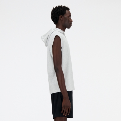 Mohamed is wearing size M and is 6'3"/190.5cm. Chest: 36.5"/92.7cm, Waist: 26.5"/67.3cm, Hips: 38.5"/97.8cm