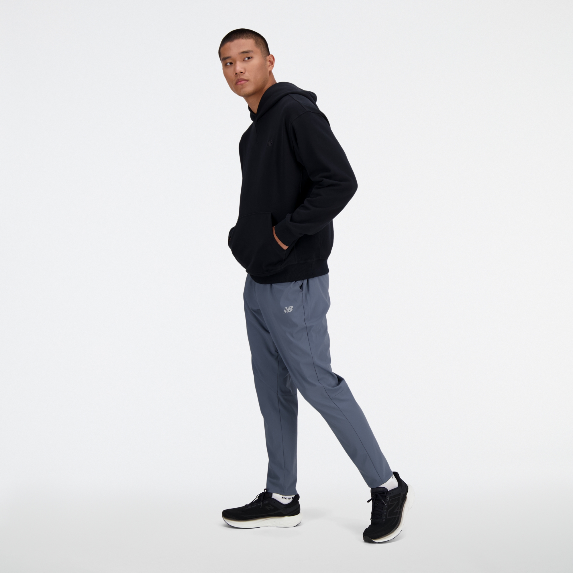 Ngawang is wearing size M and is 6'1.5"/187cm. Chest: 39.5"/100.3cm, Waist: 33"/84cm, Hips: 40"/102cm