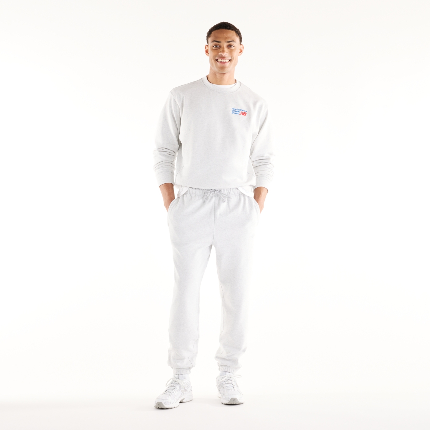 New Balance Athletics プレミアムロゴスウェットクルー, MT41547AHH