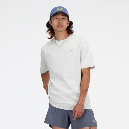 Tyler is wearing size M and is 6'/182.8cm. Chest: 36.25"/92cm, Waist: 29.5"/75cm, Hips: 37"/94cm