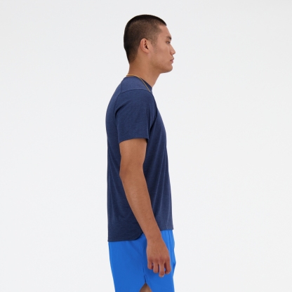 Ngawang is wearing size M and is 6'1.5"/187cm. Chest: 39.5"/100.3cm, Waist: 33"/84cm, Hips: 40"/102cm